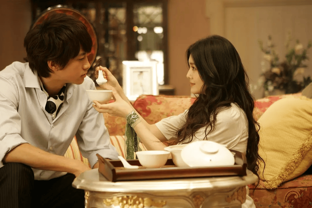 “全网都在馋他的身子”,最硬核霸王一朝翻红了